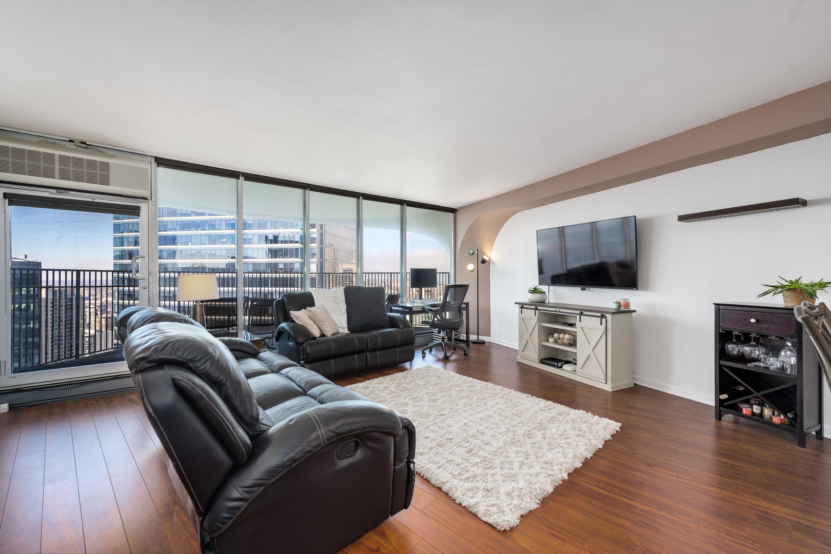 300 N State Street 5502 Property Photo 8