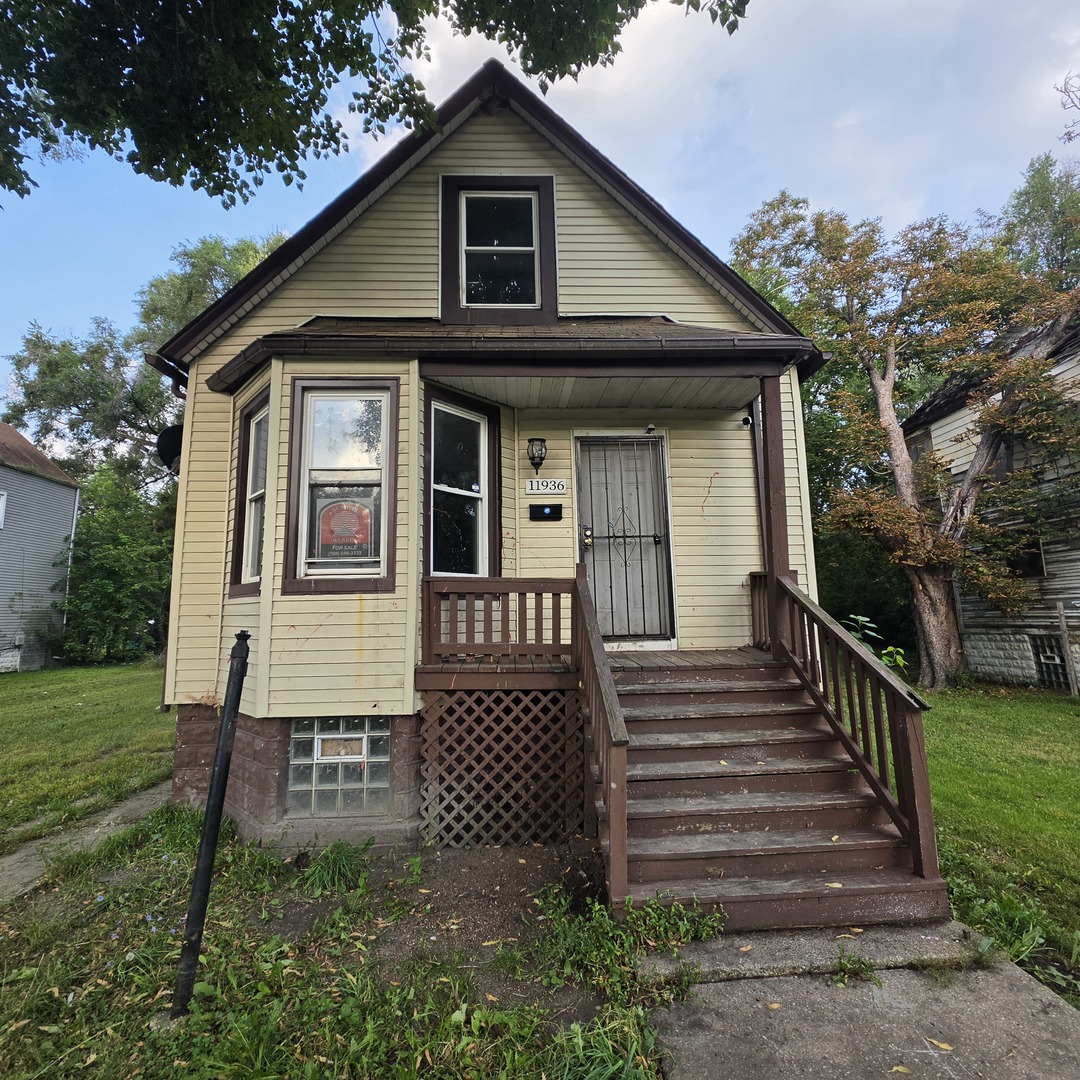 11936 S Prairie Avenue Property Photo 1