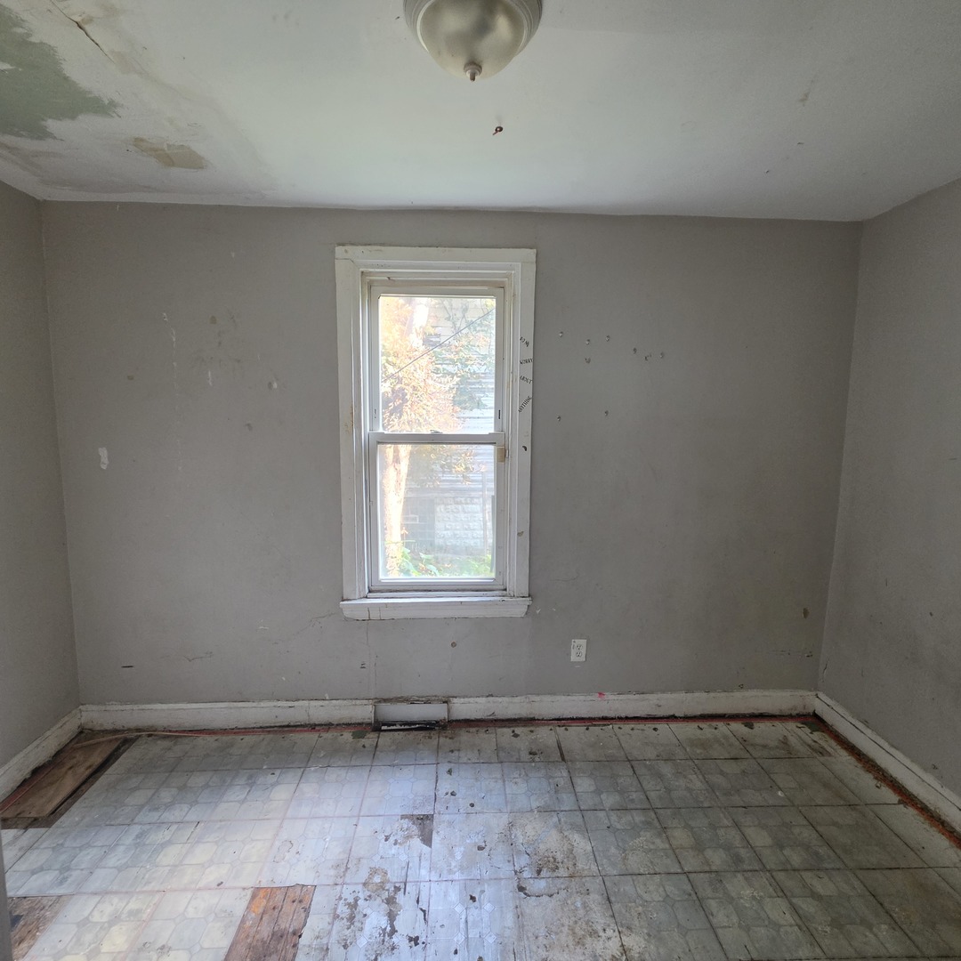 11936 S Prairie Avenue Property Photo 6