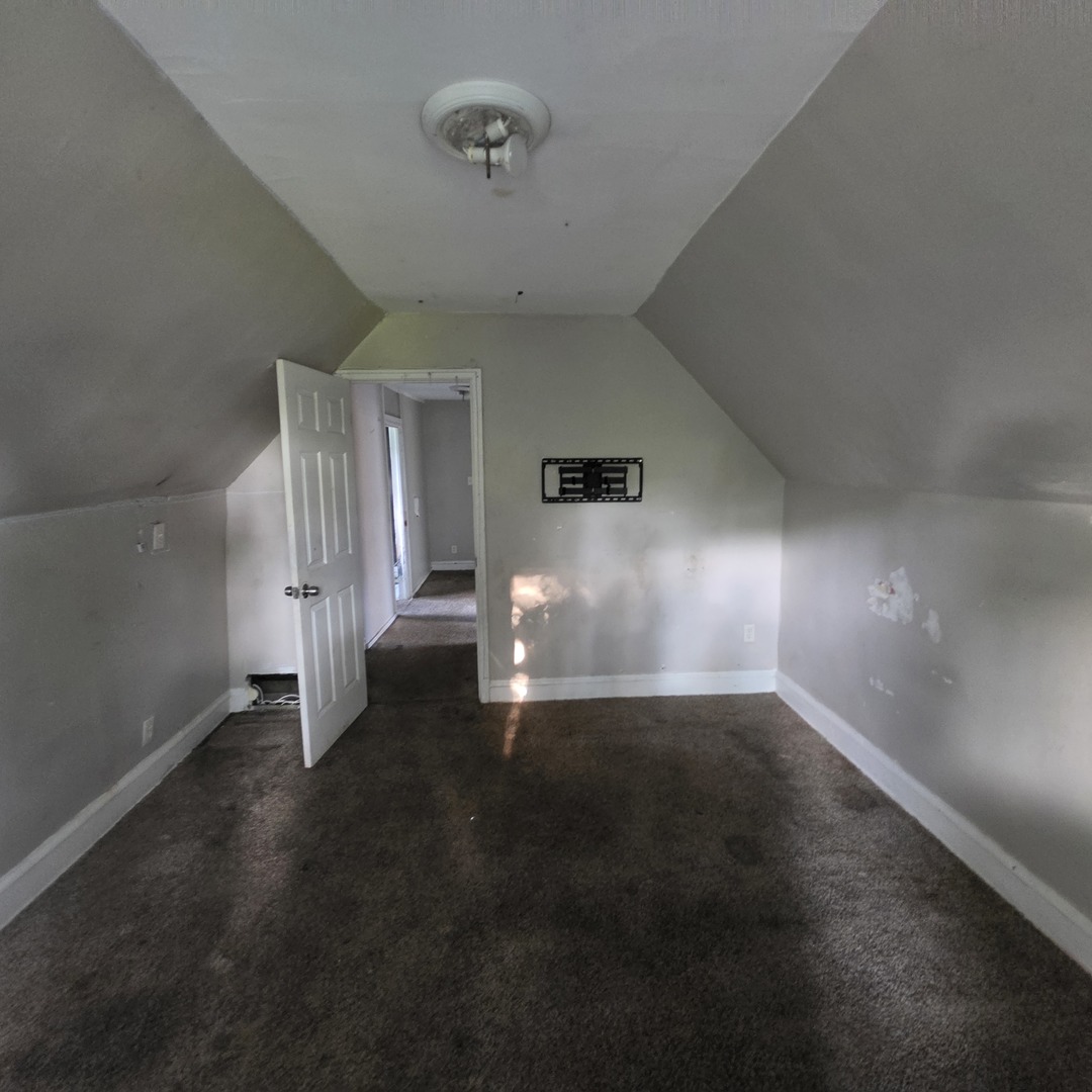 11936 S Prairie Avenue Property Photo 11