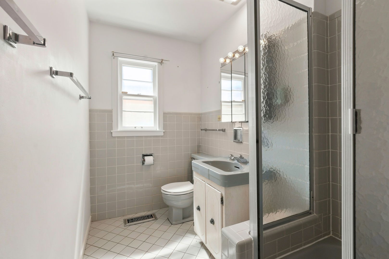 8663 Gross Point Road Property Photo 15