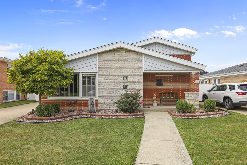 9232 Parkside Avenue Property Photo 1