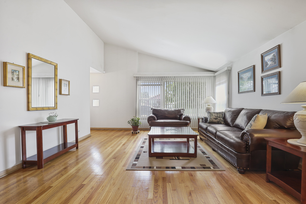 9232 Parkside Avenue Property Photo 5