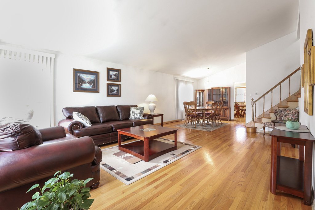 9232 Parkside Avenue Property Photo 6