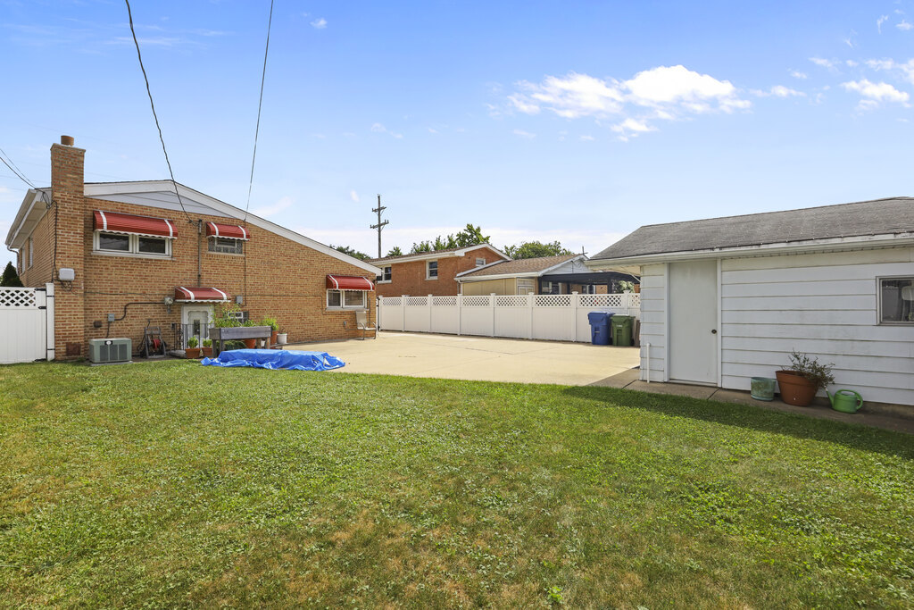 9232 Parkside Avenue Property Photo 32