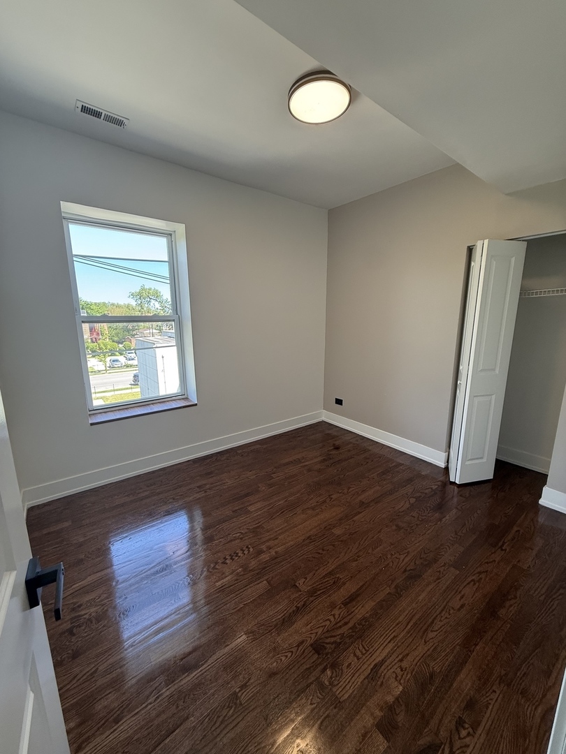 6915 S Peoria Street Property Photo 6