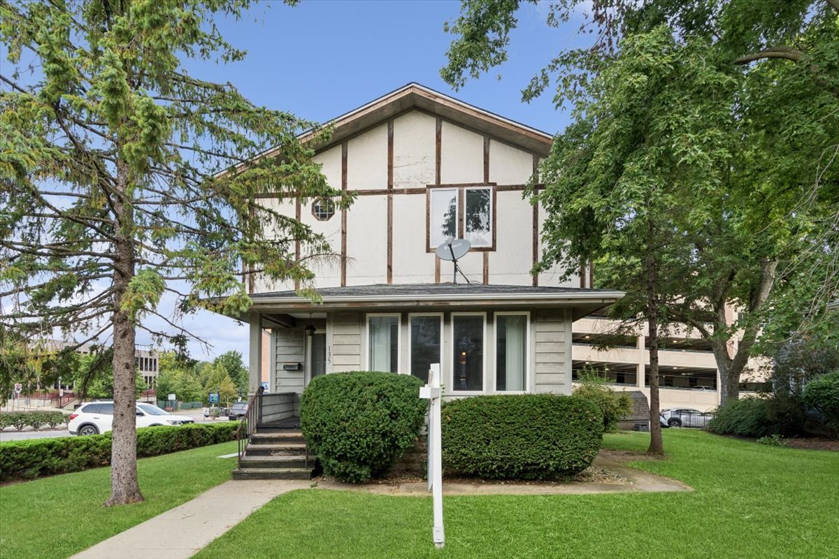 135 Aurora Avenue Property Photo 1
