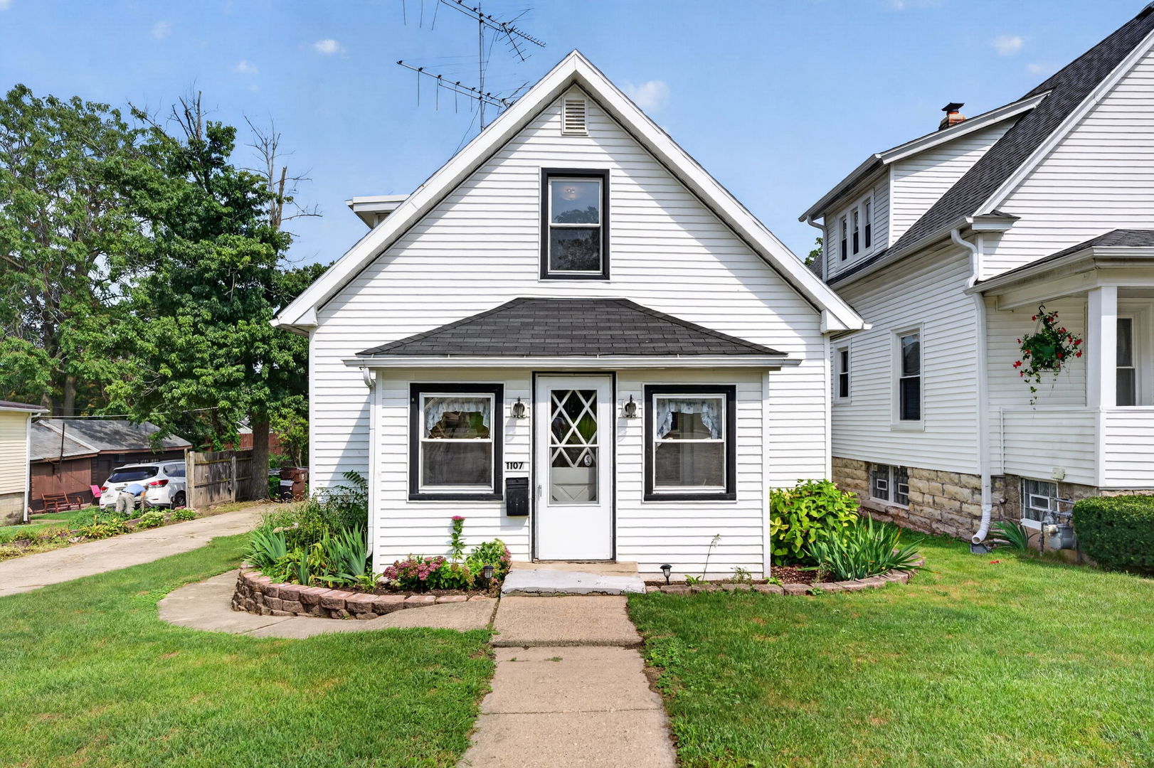 1107 Sterling Avenue Property Photo 1