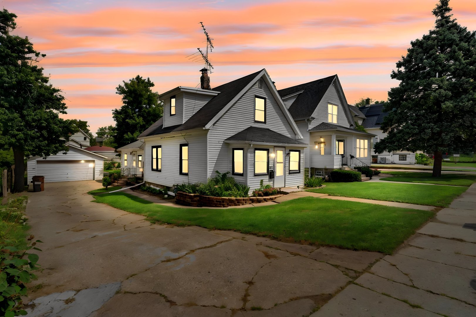 1107 Sterling Avenue Property Photo 3