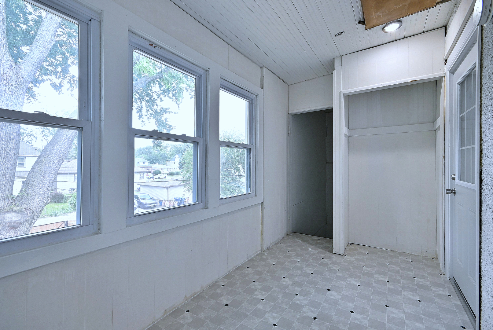 206 S 19th Avenue Property Photo 18