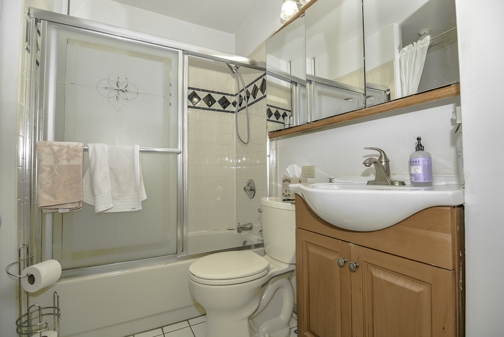 3222 N Racine Avenue 2 Property Photo 18