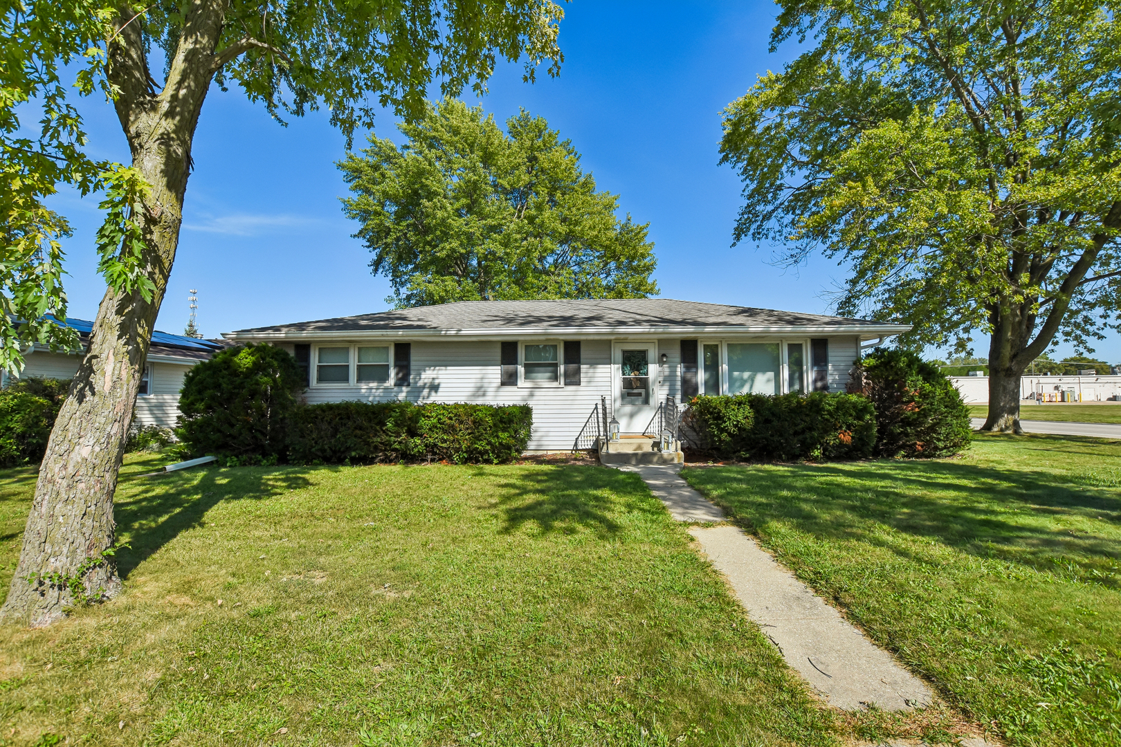 101 Newton Drive Property Photo 1