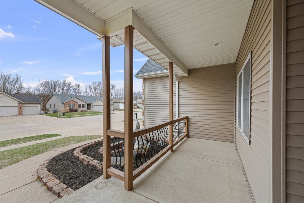 1338 W 61st Street Property Photo 5