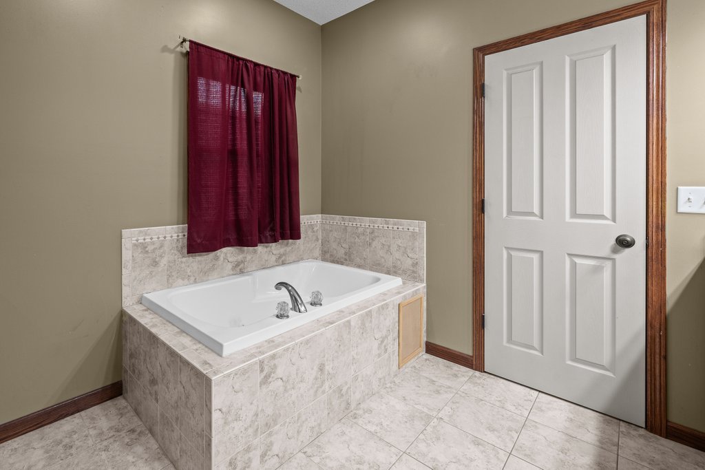 1338 W 61st Street Property Photo 24