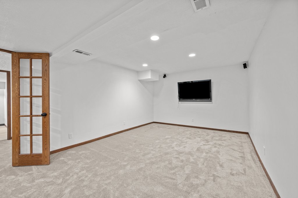 1338 W 61st Street Property Photo 50