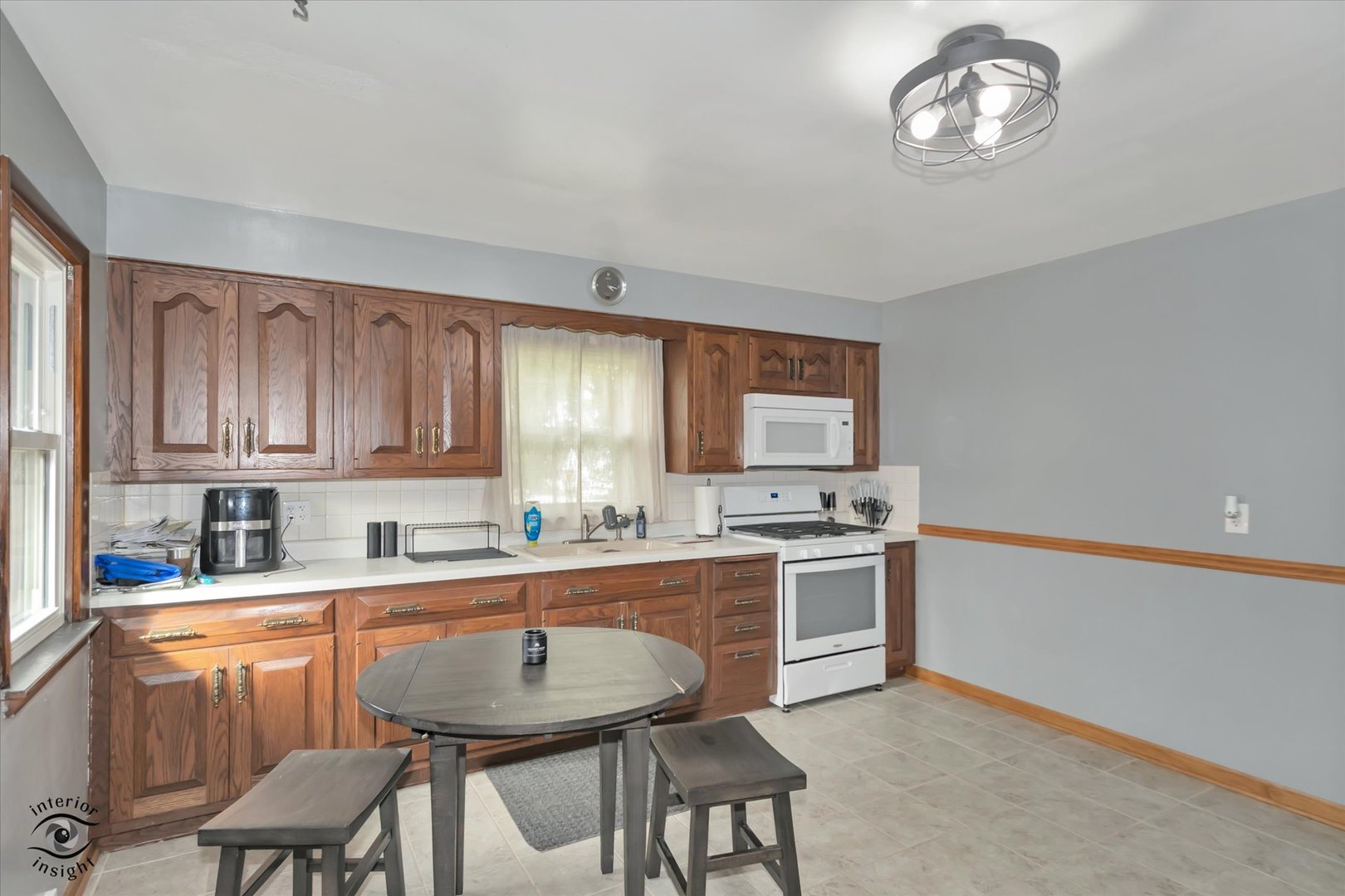 528 Penfield Street Property Photo 5