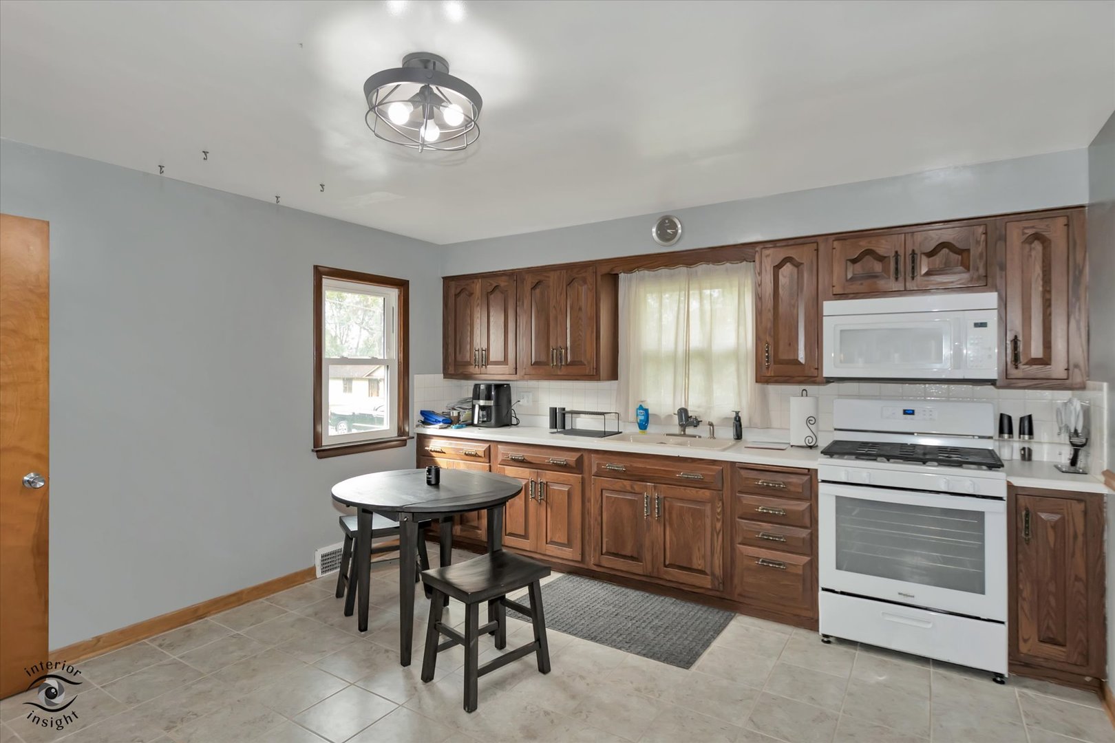 528 Penfield Street Property Photo 6