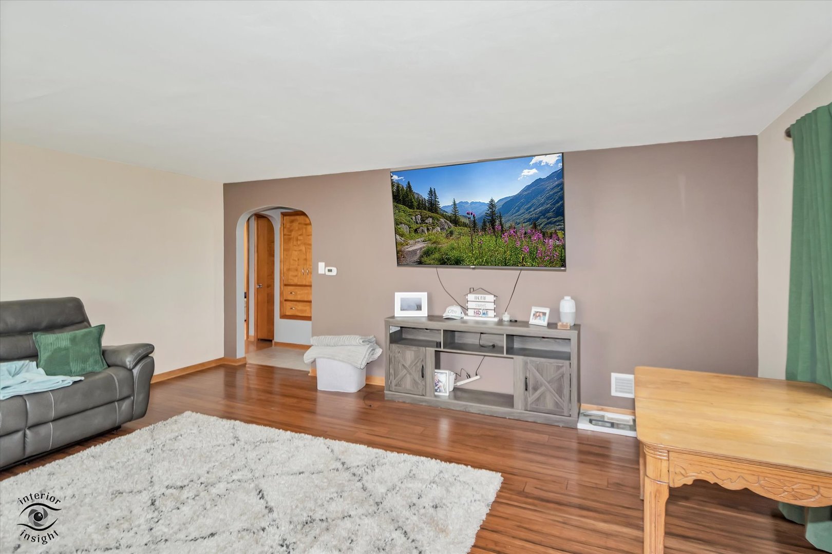 528 Penfield Street Property Photo 8