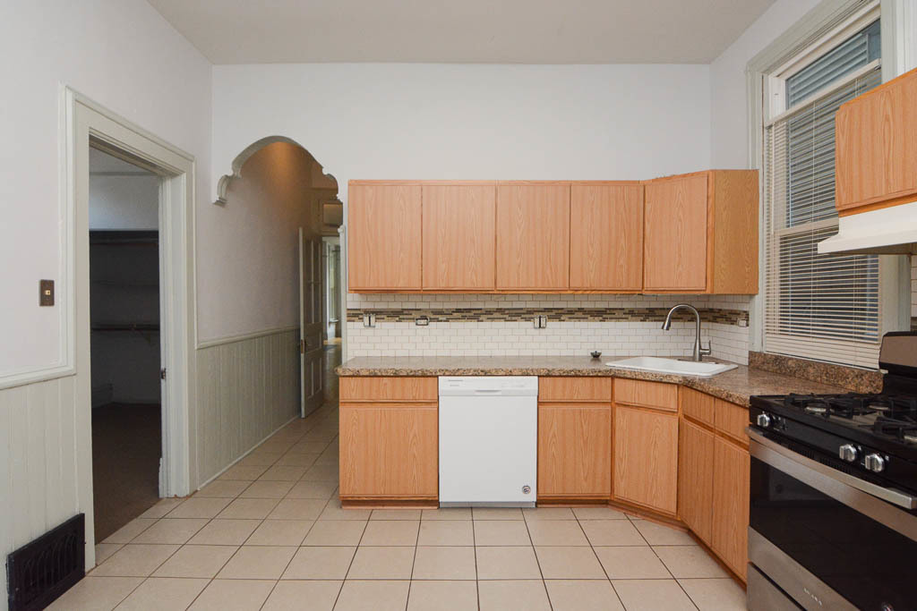 3224 N Racine Avenue 1 Property Photo 4