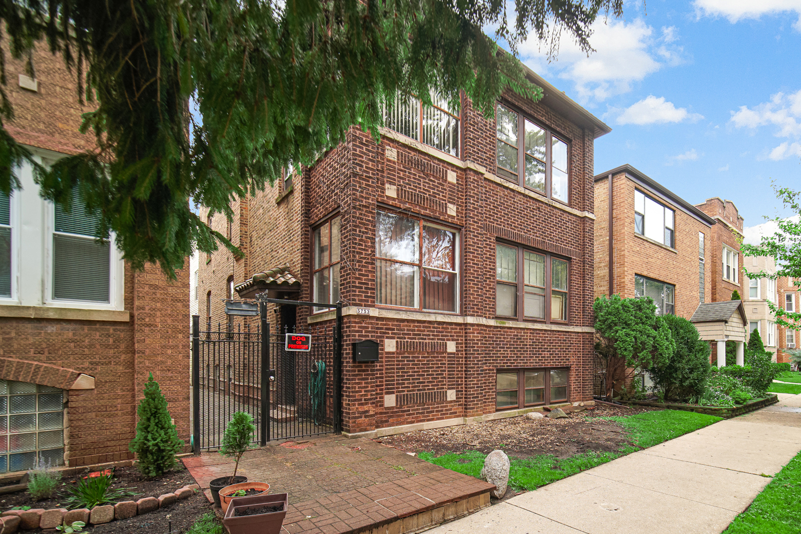 5753 N Washtenaw Avenue Property Photo 2