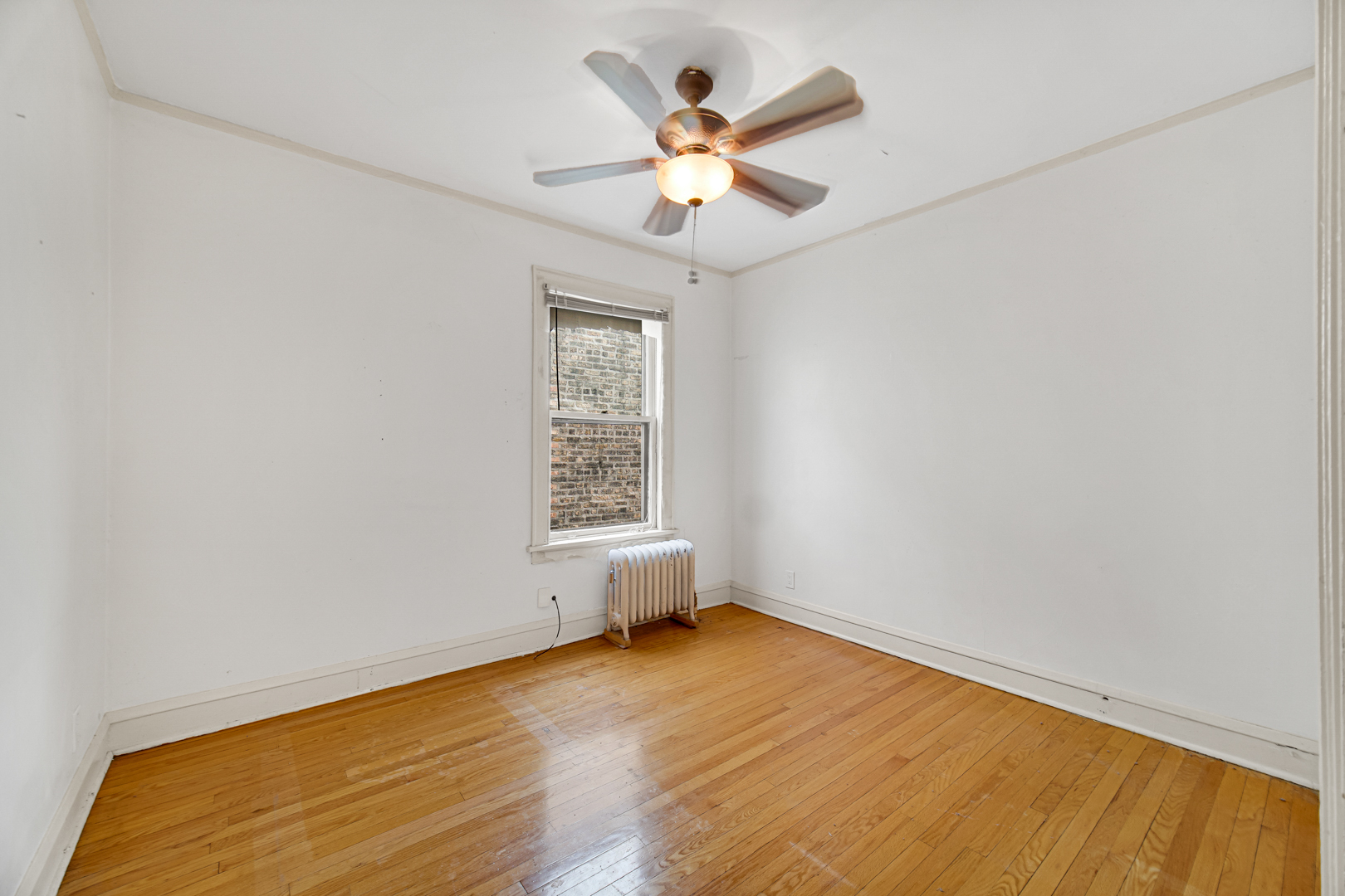 5753 N Washtenaw Avenue Property Photo 10