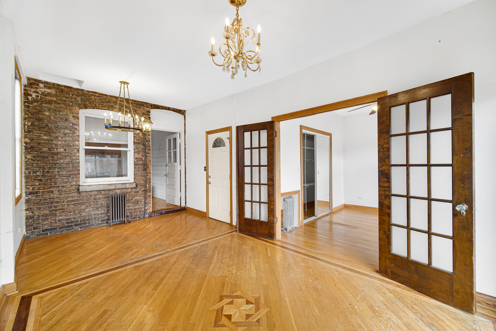 5753 N Washtenaw Avenue Property Photo 12