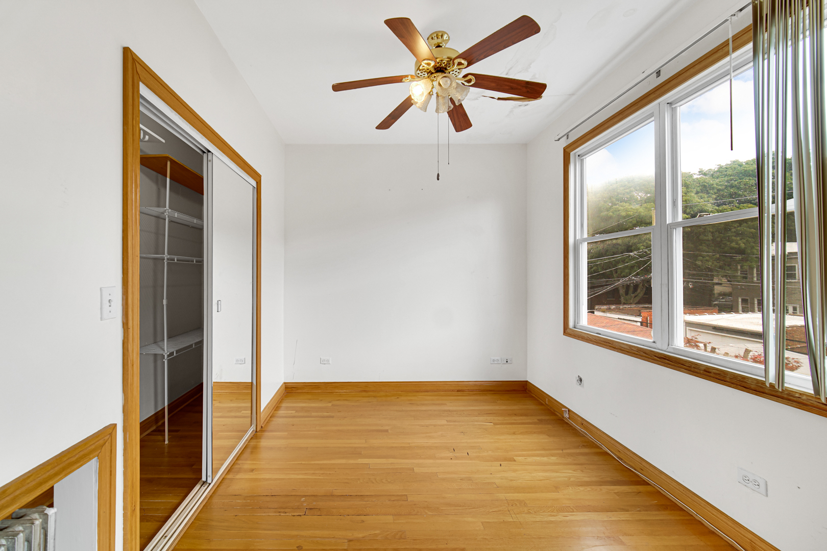 5753 N Washtenaw Avenue Property Photo 14
