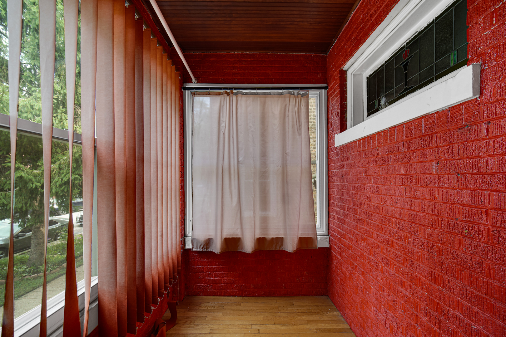5753 N Washtenaw Avenue Property Photo 17