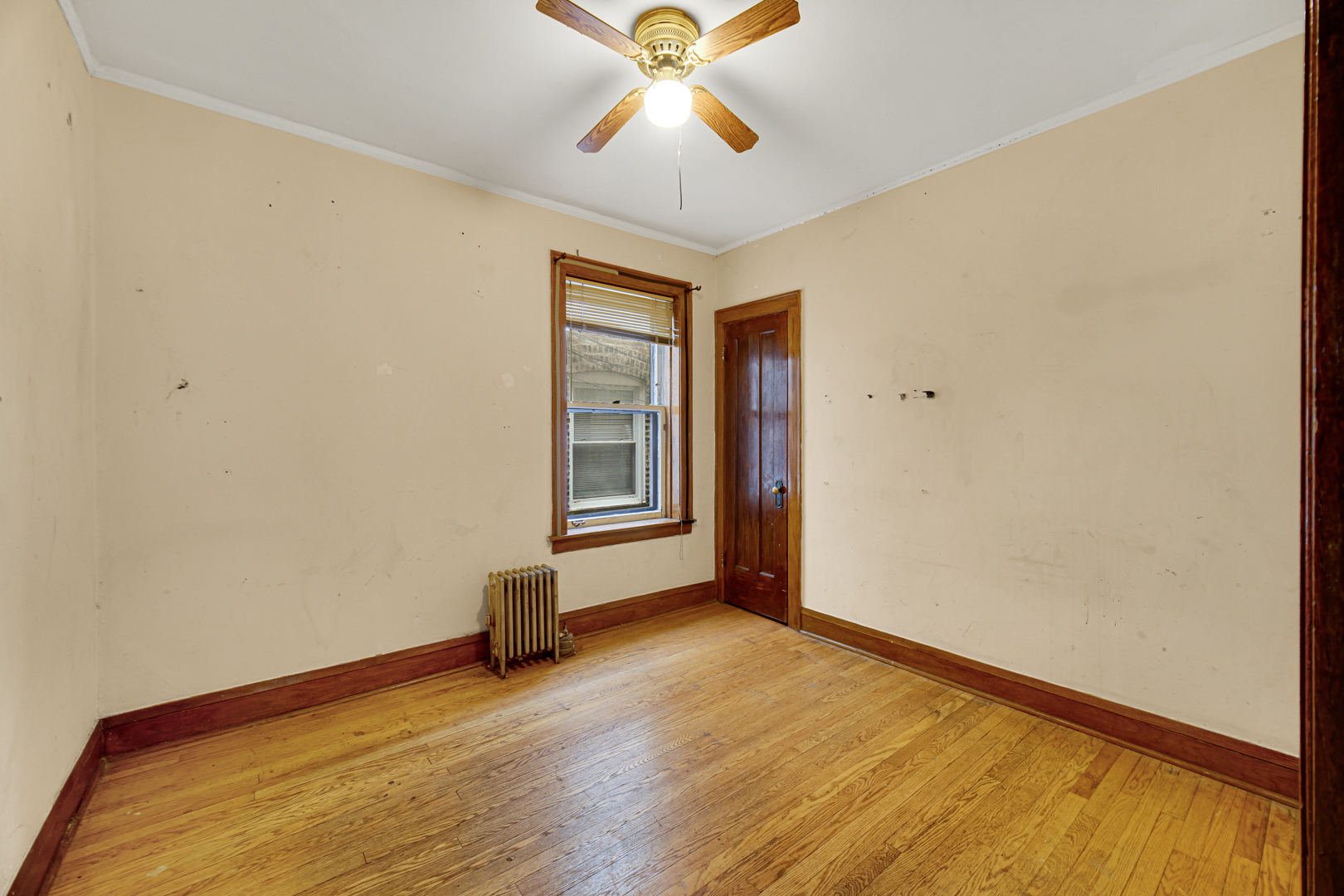 5753 N Washtenaw Avenue Property Photo 22