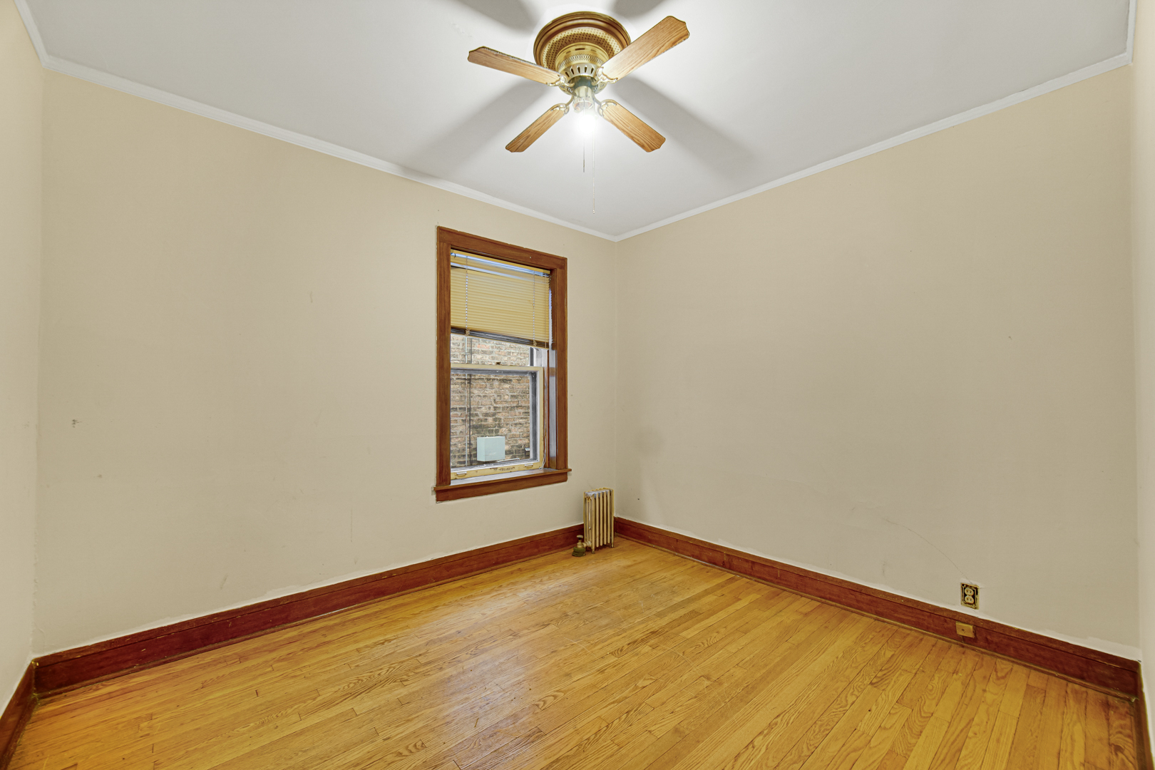 5753 N Washtenaw Avenue Property Photo 23