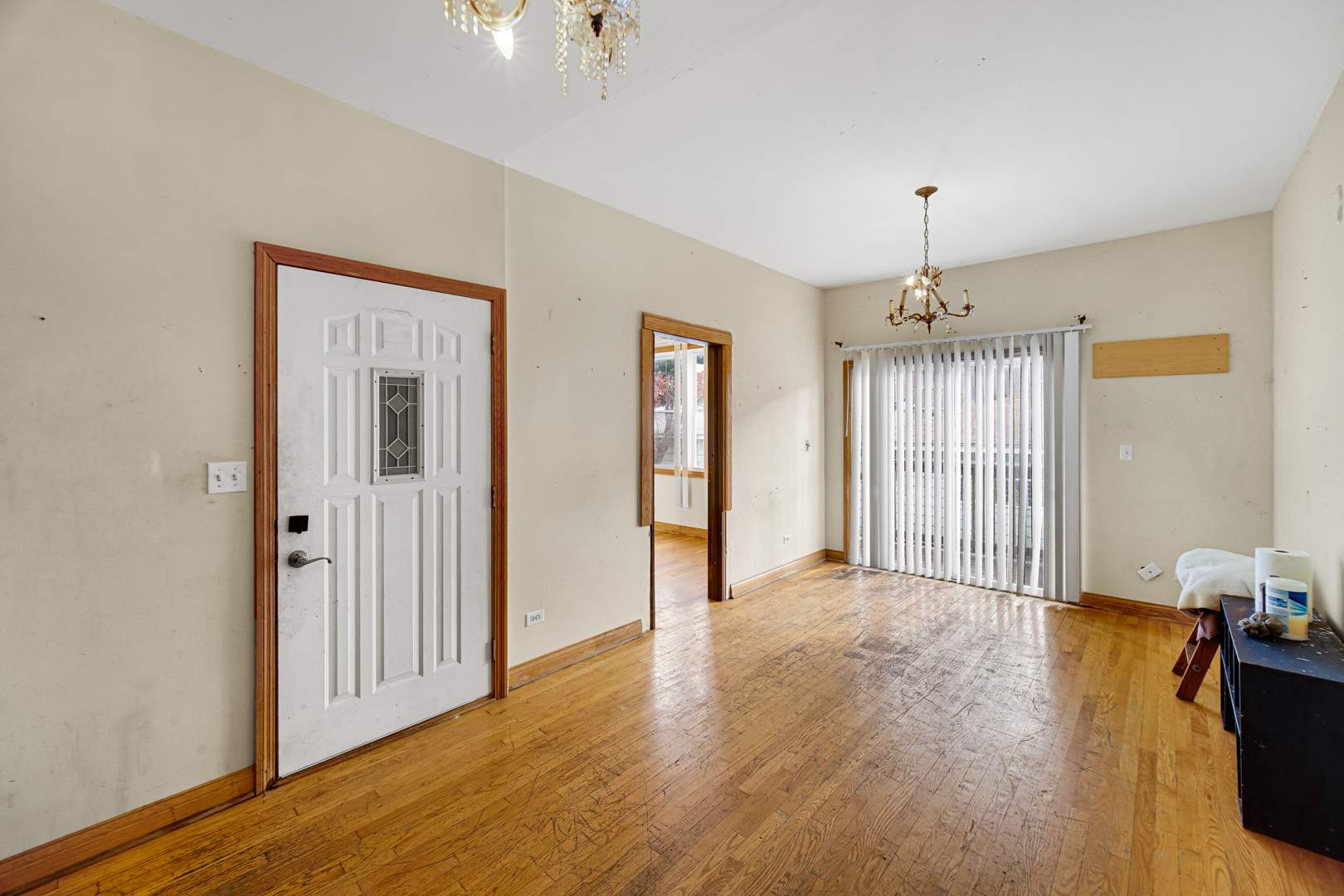 5753 N Washtenaw Avenue Property Photo 24