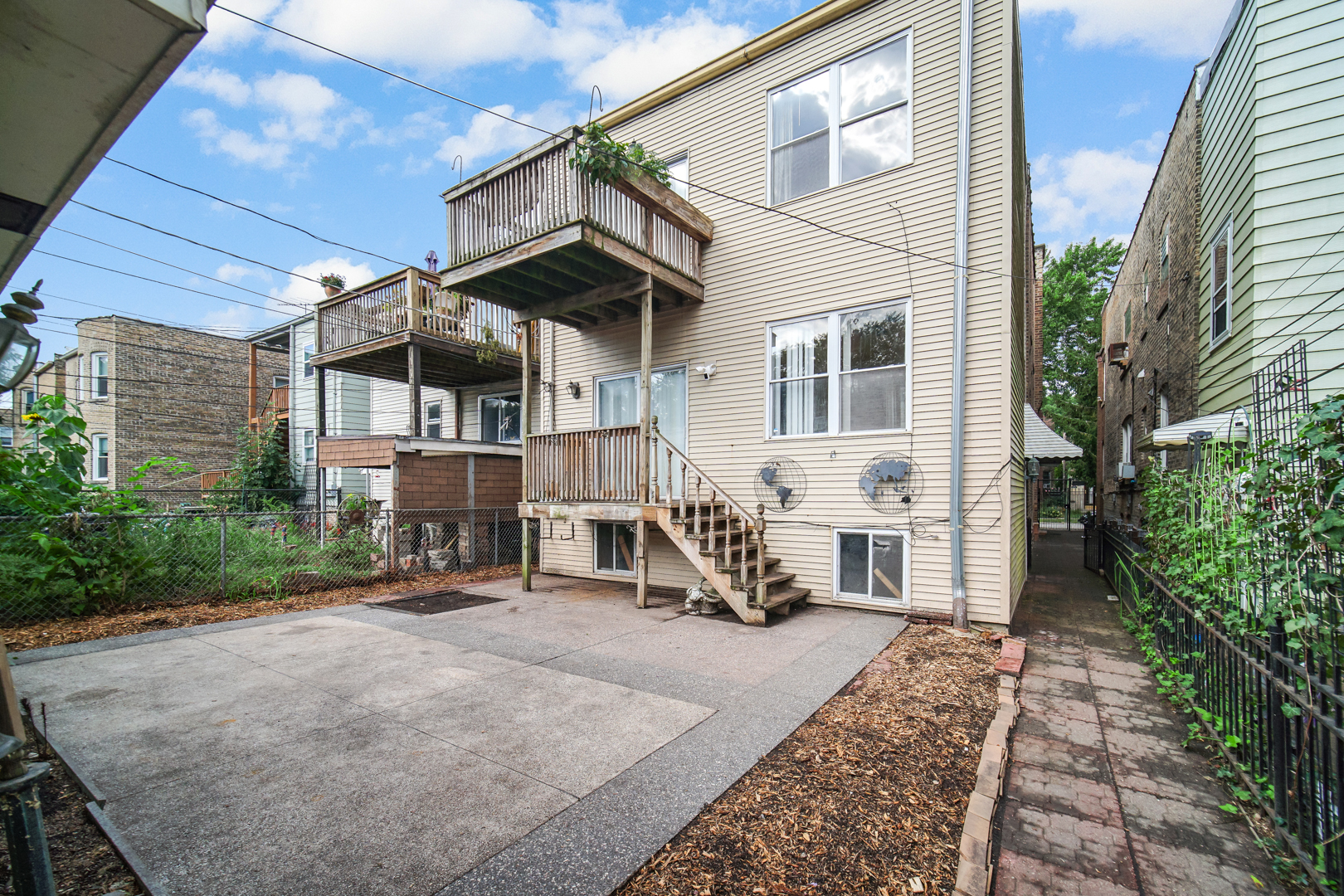 5753 N Washtenaw Avenue Property Photo 37