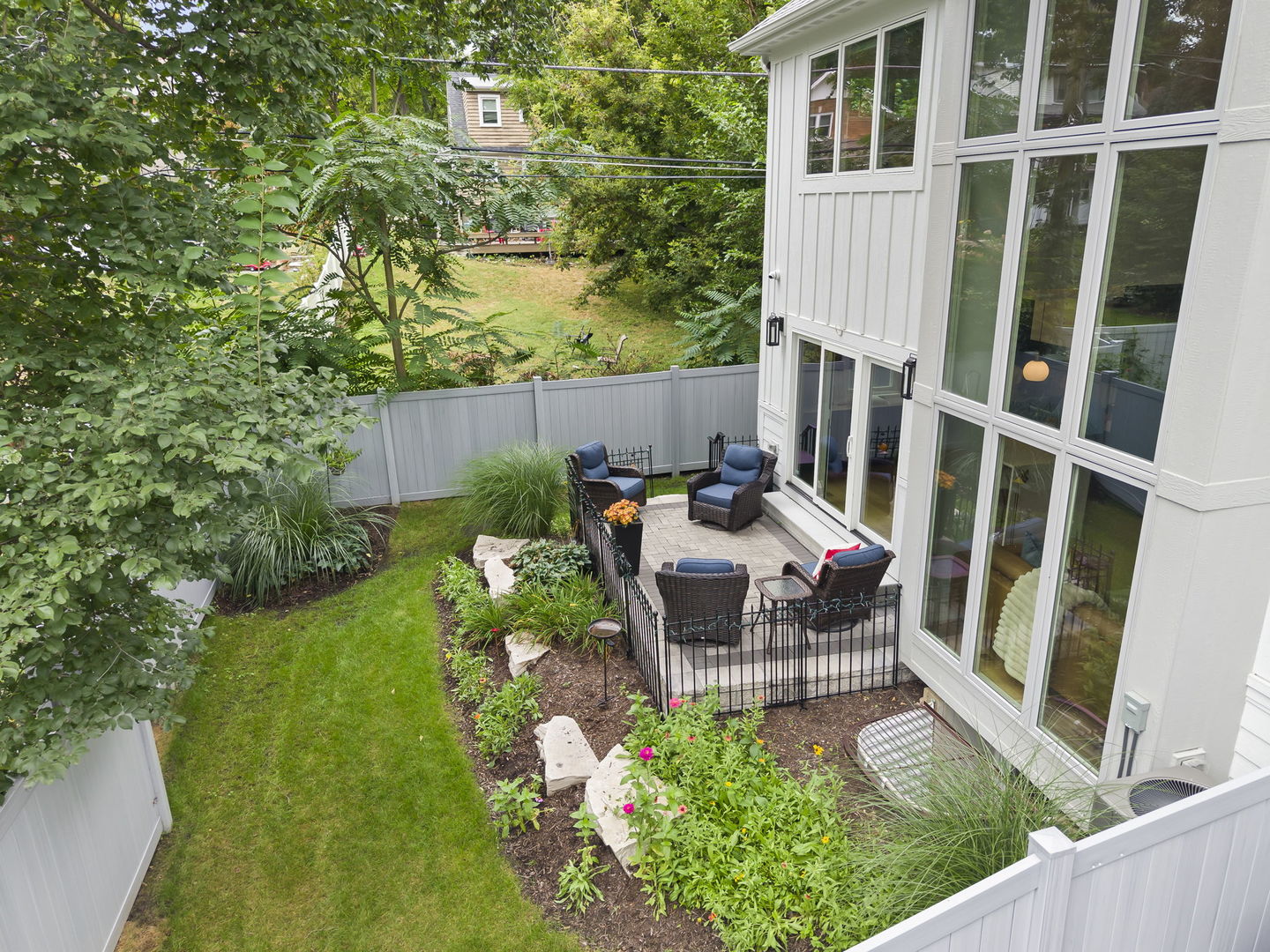 820 E Franklin Avenue Property Photo 33