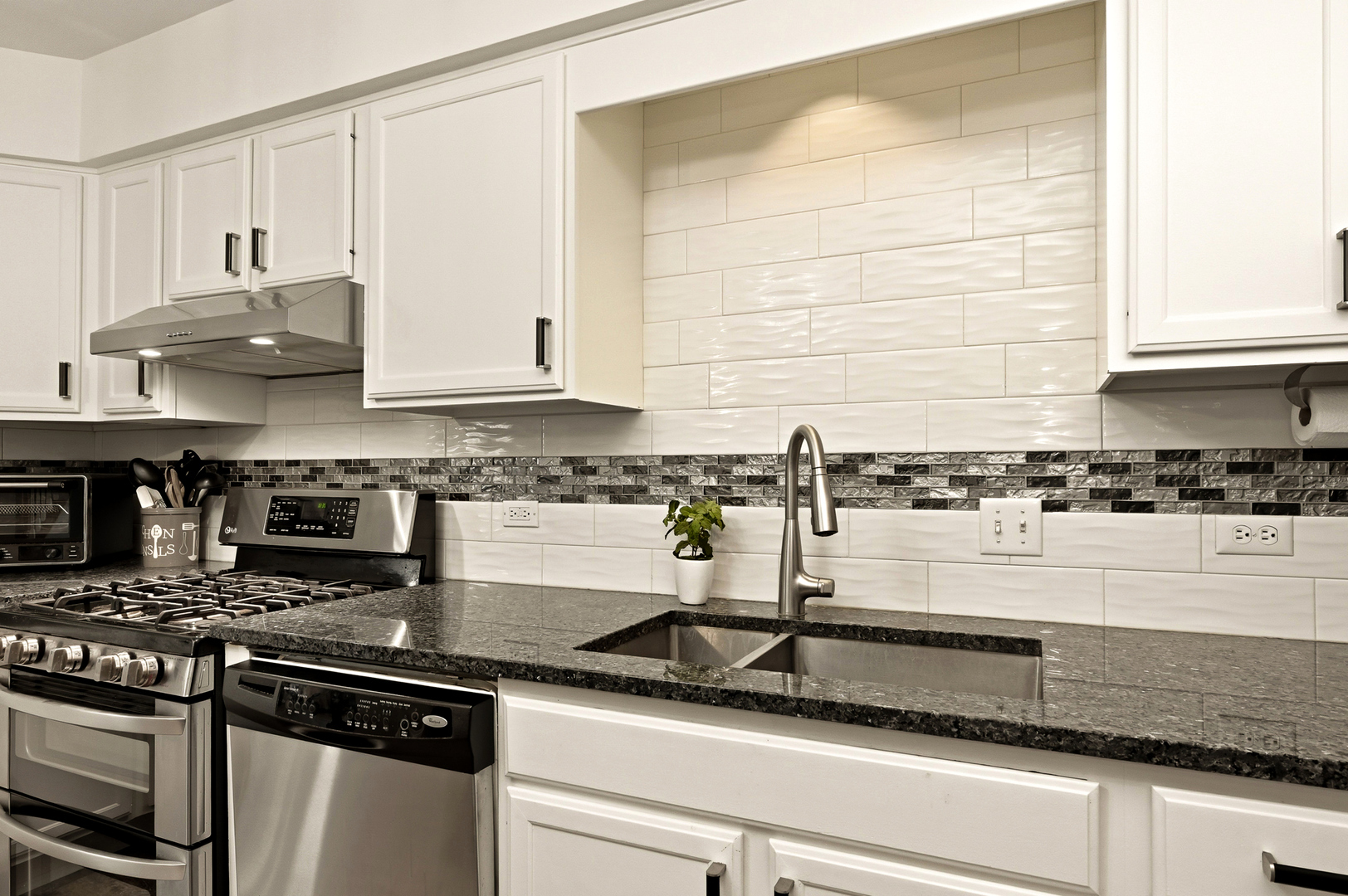 365 Inner Circle Drive Property Photo 4