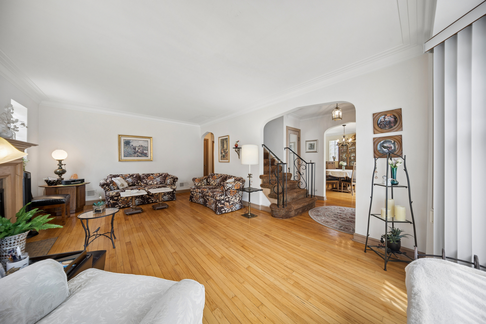 6631 N Caldwell Avenue Property Photo 4