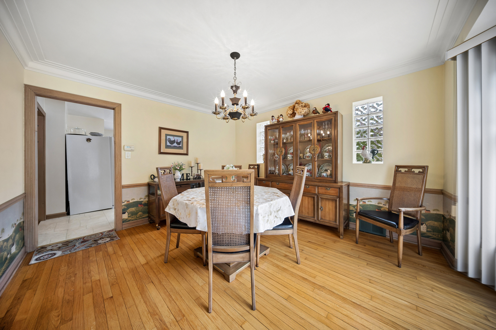 6631 N Caldwell Avenue Property Photo 8