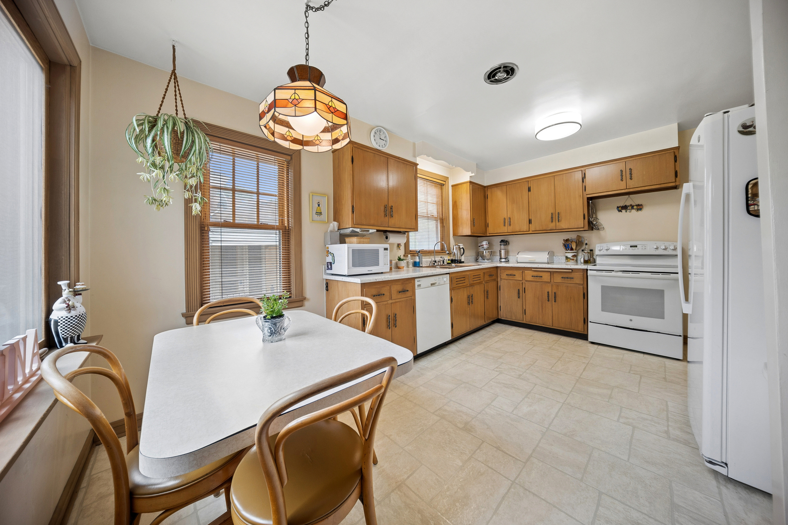 6631 N Caldwell Avenue Property Photo 11