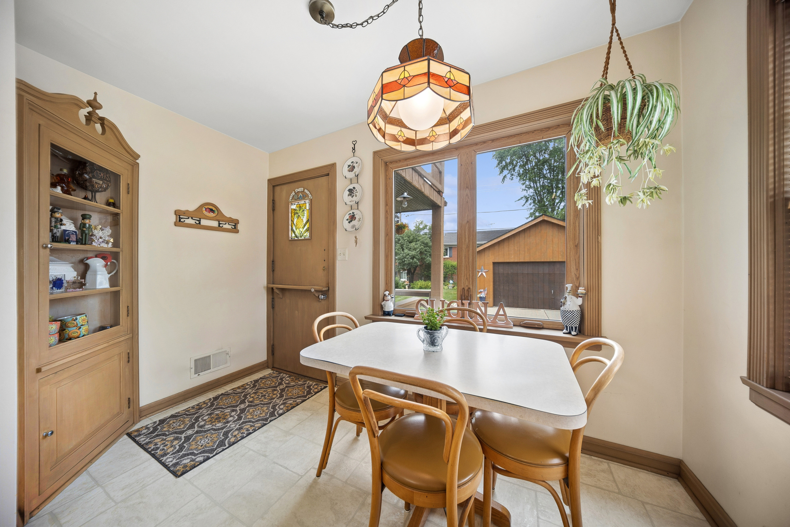6631 N Caldwell Avenue Property Photo 13