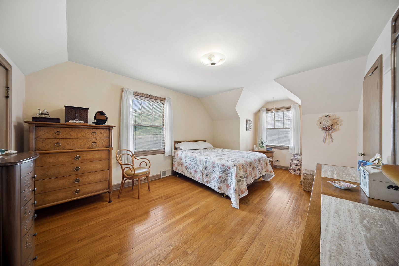 6631 N Caldwell Avenue Property Photo 15