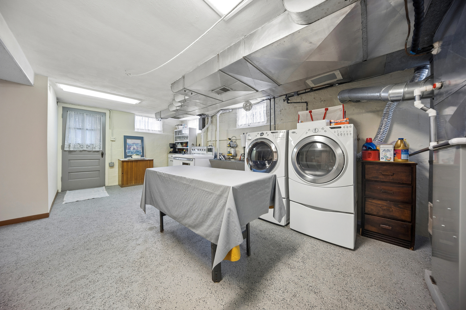 6631 N Caldwell Avenue Property Photo 23