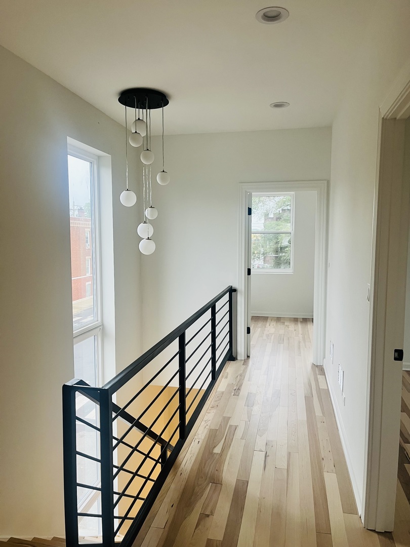 956 N Saint Louis Avenue Property Photo 12