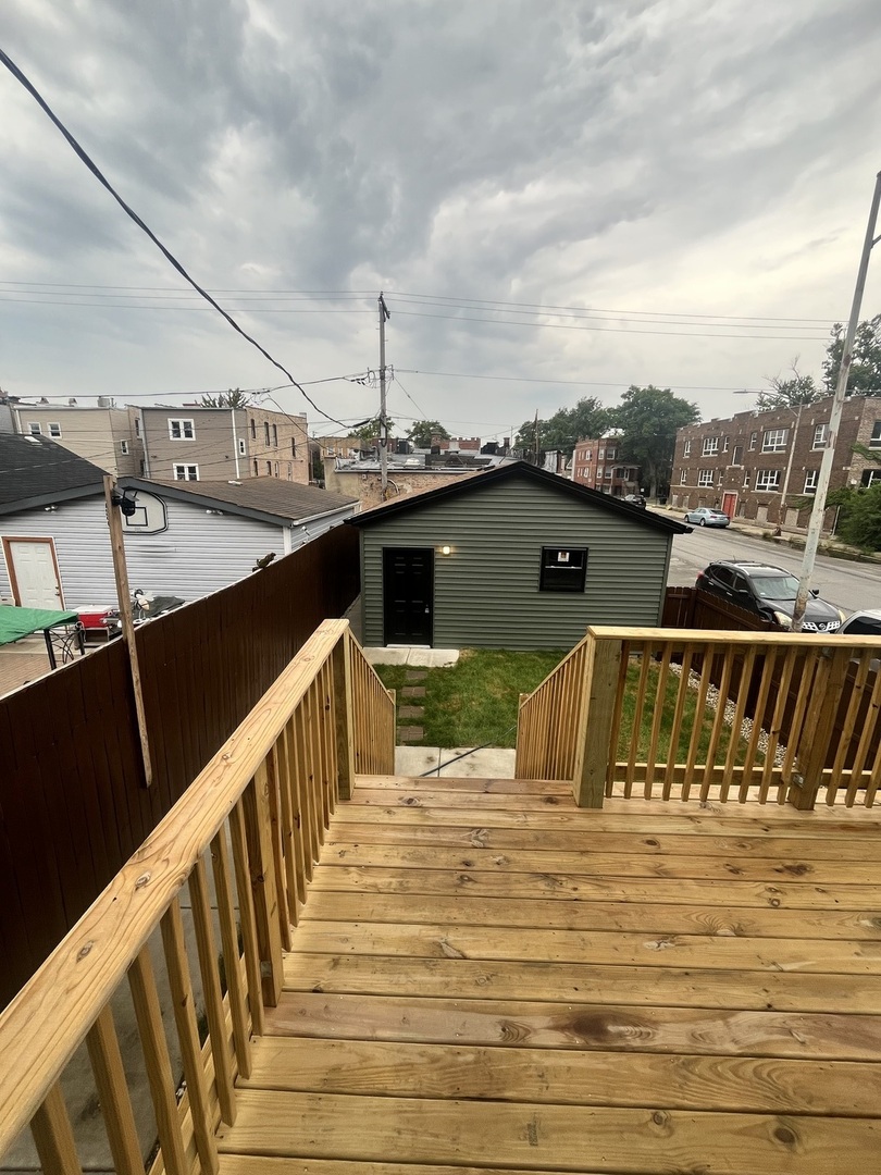 956 N Saint Louis Avenue Property Photo 25