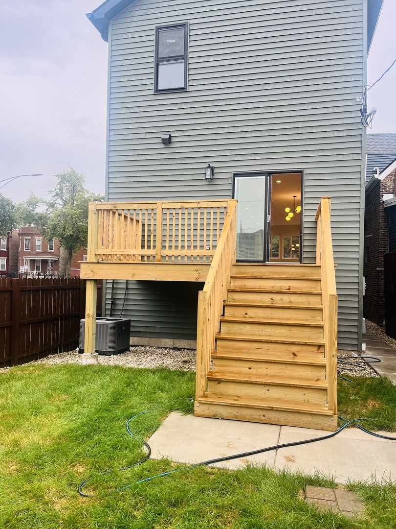 956 N Saint Louis Avenue Property Photo 26