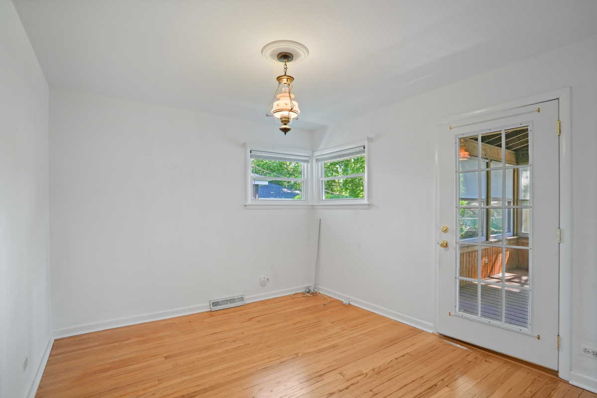 1419 W Saint James Place Property Photo 13