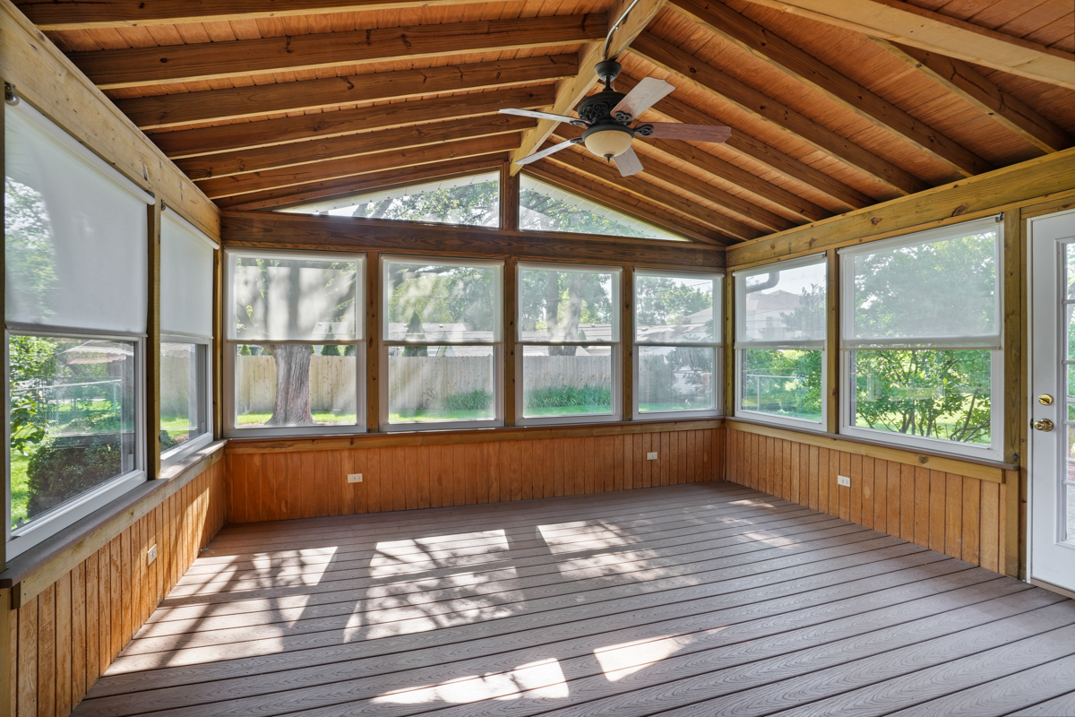 1419 W Saint James Place Property Photo 16