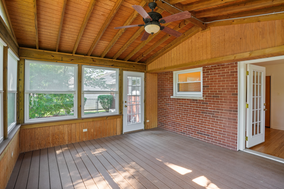 1419 W Saint James Place Property Photo 17