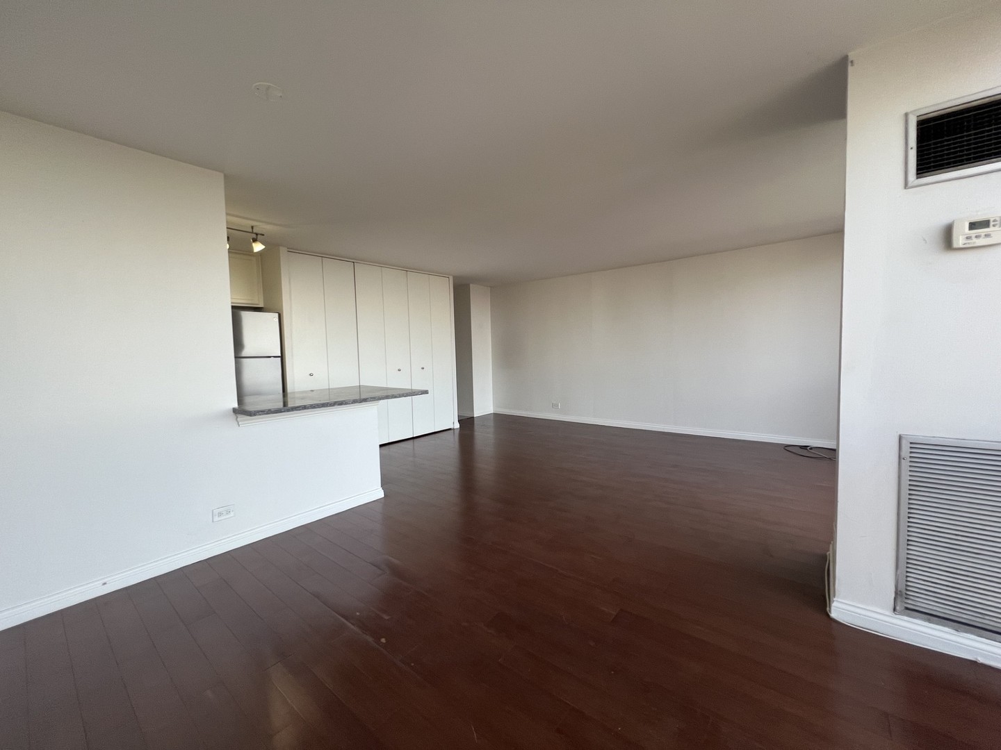 4343 N Clarendon Avenue 2010 Property Photo 27