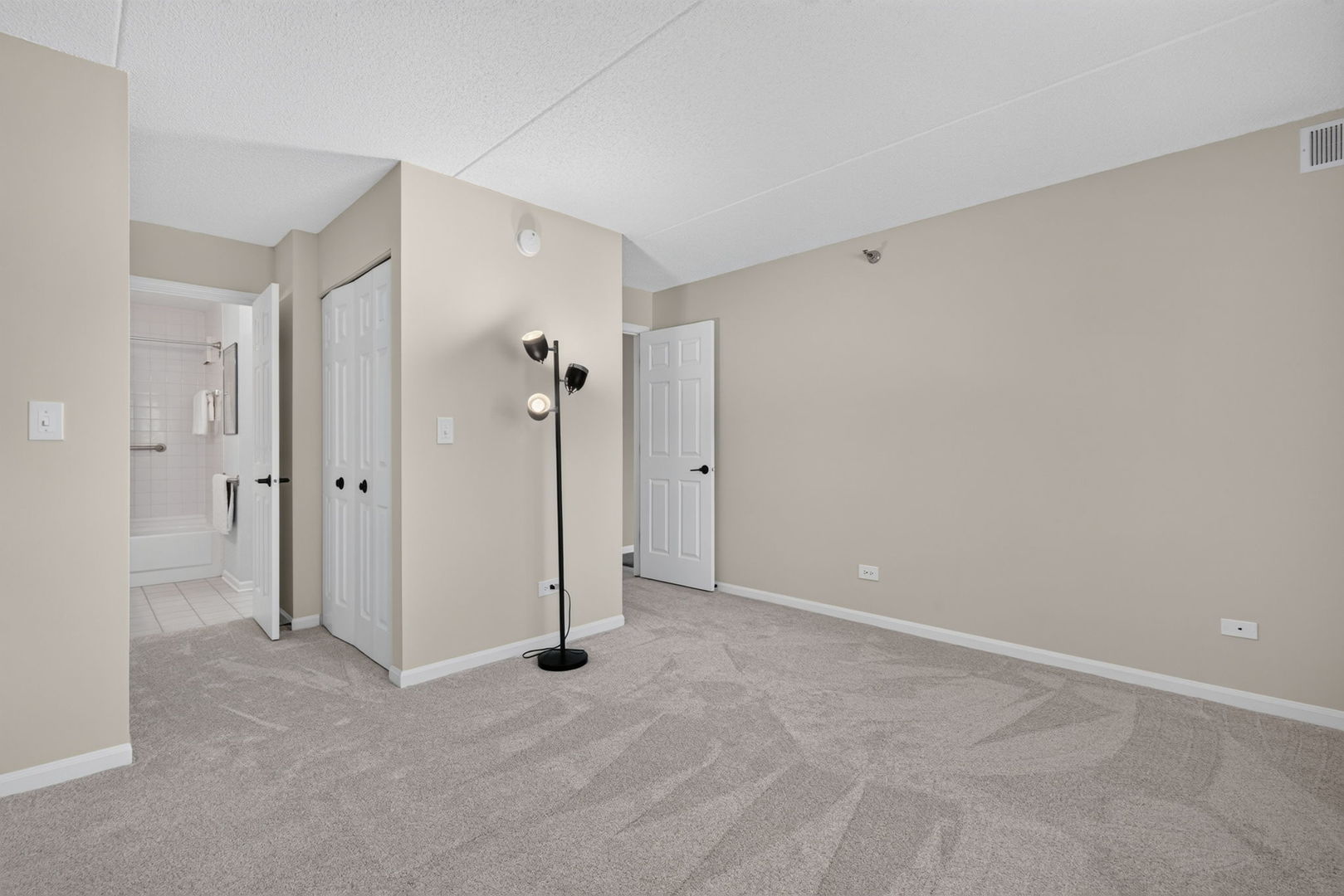 1 Bloomingdale Place 207 Property Photo 13
