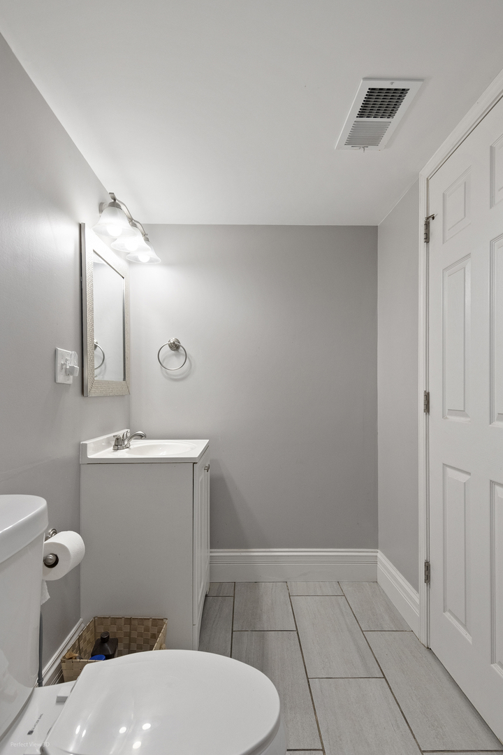 662 E 159th Place Property Photo 16