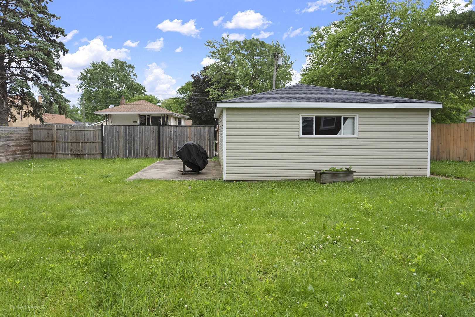 662 E 159th Place Property Photo 22